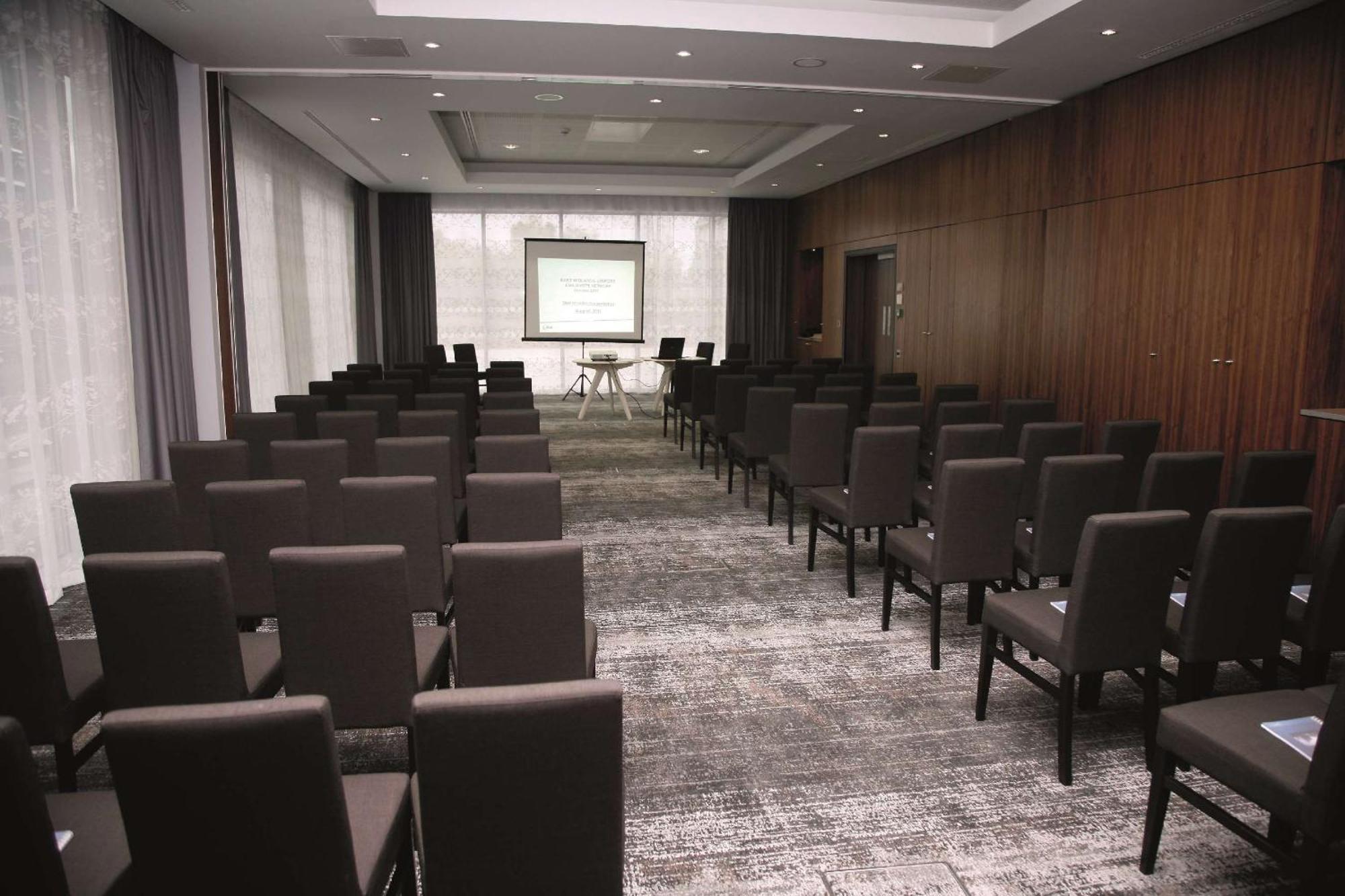 Radisson Blu Hotel East Midlands Airport Касъл Донингтън Екстериор снимка