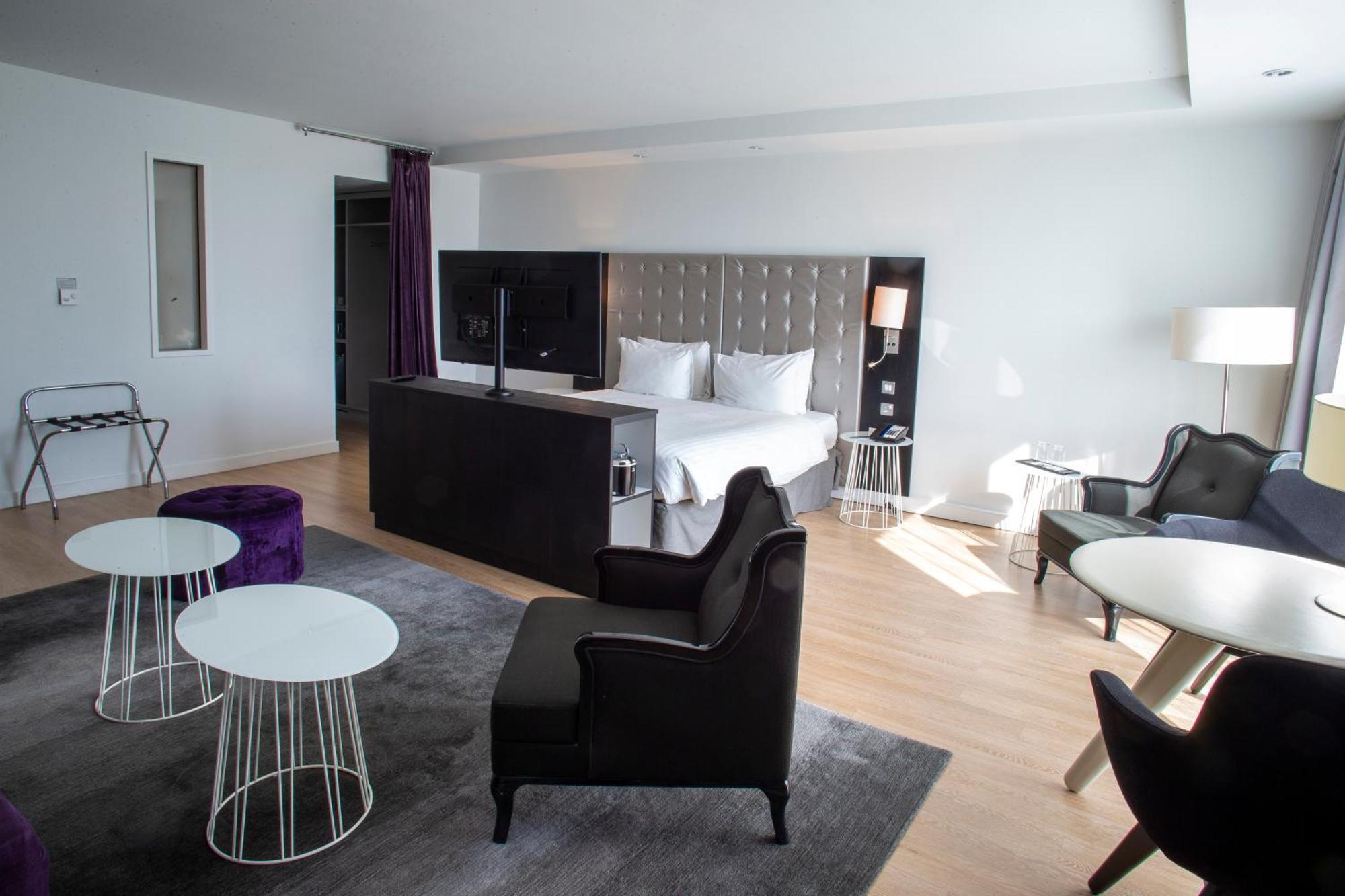 Radisson Blu Hotel East Midlands Airport Касъл Донингтън Екстериор снимка