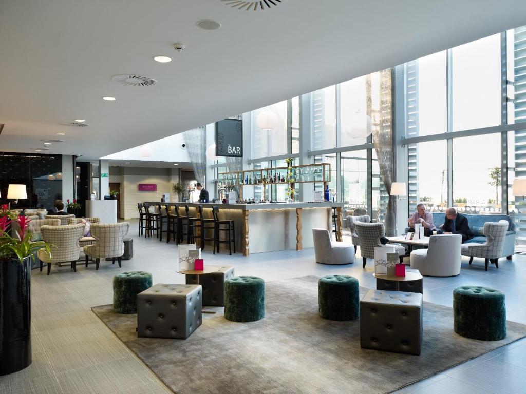 Radisson Blu Hotel East Midlands Airport Касъл Донингтън Екстериор снимка