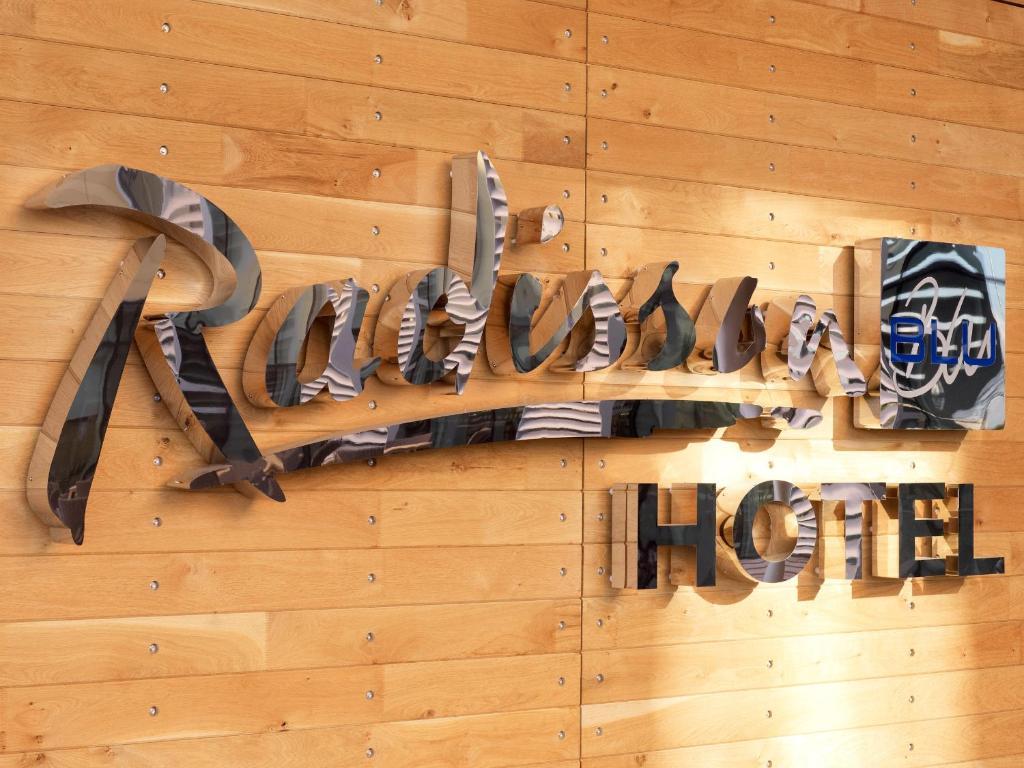 Radisson Blu Hotel East Midlands Airport Касъл Донингтън Екстериор снимка